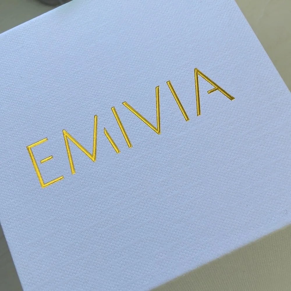 Mother of pearl pendant  Delicate chain. color is rose gold With original box. - Picture 4 of 5